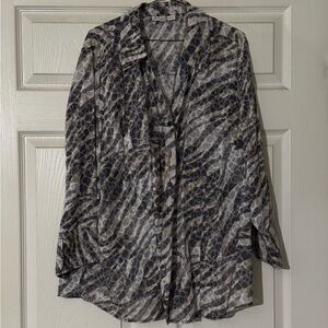Size 2XL blouses (2 Shirts)